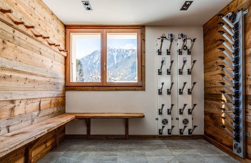 Les Praz-de-Chamonix Ski Chalet | Chalet du Bois-Superb 4 bedroom chalet completely renovated and ideally located