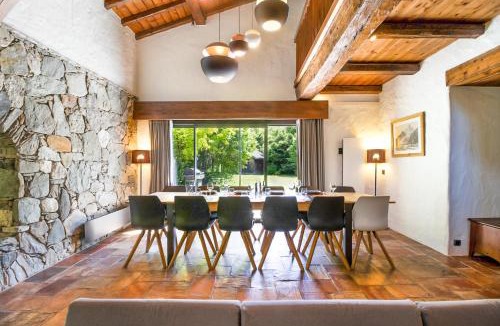 Les Praz-de-Chamonix Ski Chalet | Chalet Les Praz - 280sqm - Sauna Cinema Fitness - 5 Bedrooms in Heart of Les Praz - By Cozee Rentals