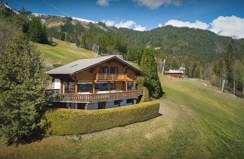 Cordon Ski Chalet | Chalet Vardache - Ski-in ski-out with Mont Blanc views - OVO Network