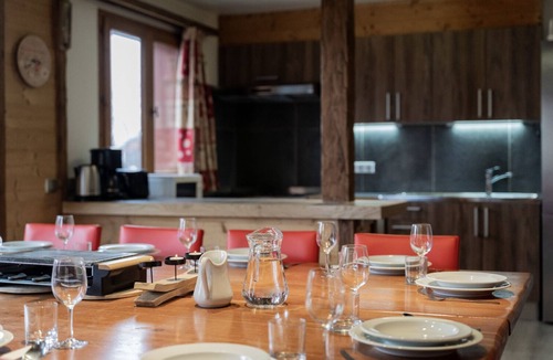 Montchavin Ski Chalet | Chalet Versoye self-catered chalet, ensuite beds, spa, boot warmer. Sleeps 12.