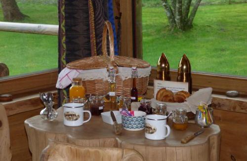 Guiscriff Bed & Breakfast | Chambre d'hôte atypique "trappeur" West little ranch