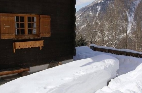 Les Bossons Ski Chalet | Chamonix - Mont Blanc QUIET INDEPENDENT CHALET FOR 2 TO 6 PEOPLE
