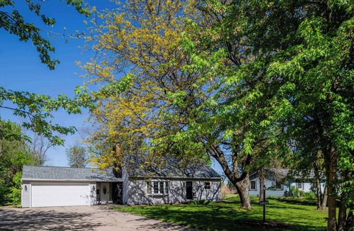 Appleton House | Champion Center Accommodations - 6 beds, 2 bath
