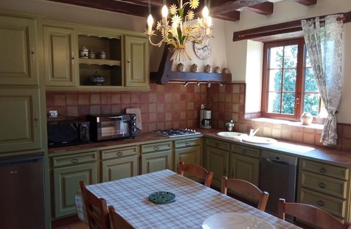 Cause-de-Clerans Cottage | Charming Farmhouse Near Dordogne River, Close to Medieval Villages, WiFi, Garden, Pets Welcome
