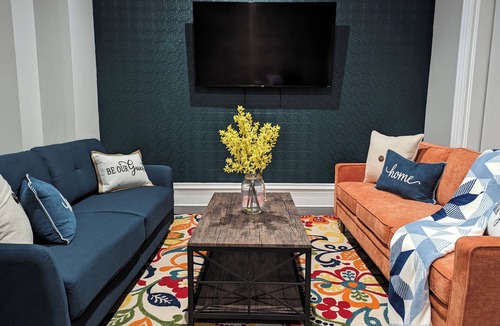 Fifth Ward Apartment | Charming 2-bedroom apartment with AC, WiFi in marvelous Milwaukee