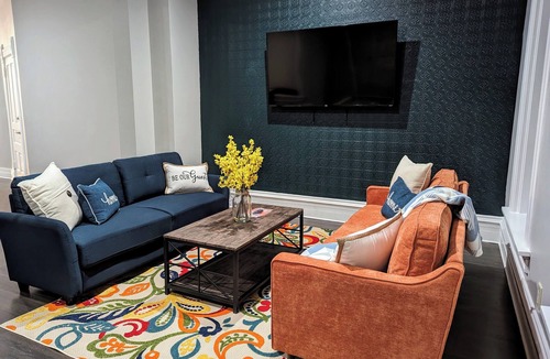 Fifth Ward Apartment | Charming 2-bedroom apartment with AC, WiFi in marvelous Milwaukee