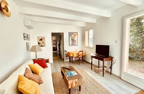 Est House | Charming 3* house