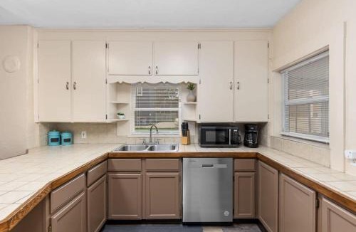 Grand Rapids House | Charming 4BR Westside Home in Beer City USA