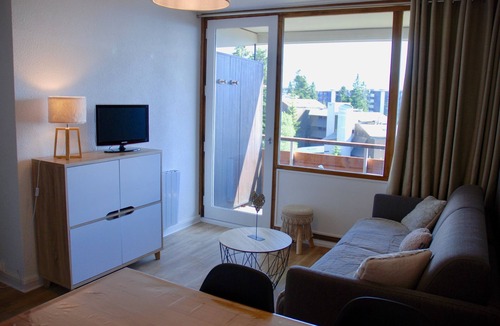 Chamrousse Apartment | Charming cabin studio * 4/5 pers COZY at 50 m from the slopes