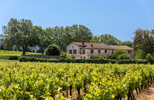 Fabrezan House | Charming gite, heated pool, in a winegrowing estate 30 minutes from the sea.