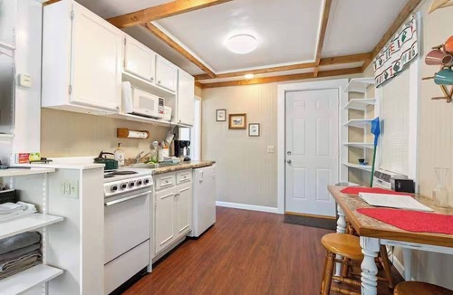 Ephraim Apartment | Charming Studio in Door County - Private: Ephraim