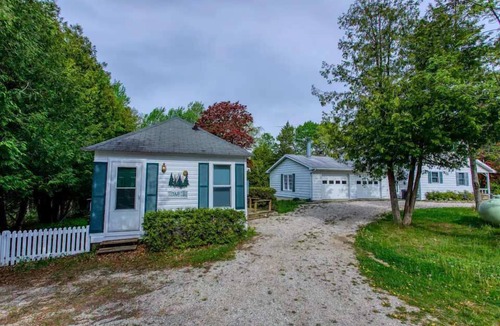 Ephraim Apartment | Charming Studio in Door County - Private: Ephraim