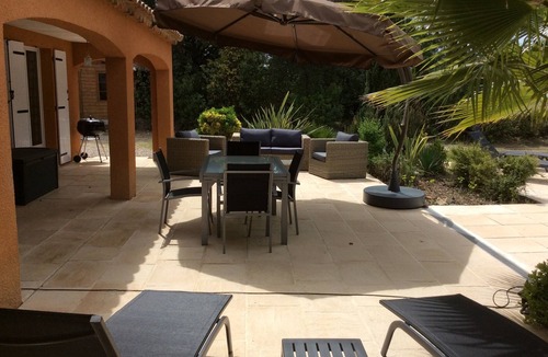 Lorgues Villa | Charming villa 140 m² - Tiled swimming pool - 2500 m² of land - Total privacy