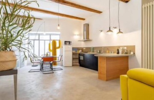 Notre-Dame du Mont House | Chic & Modern