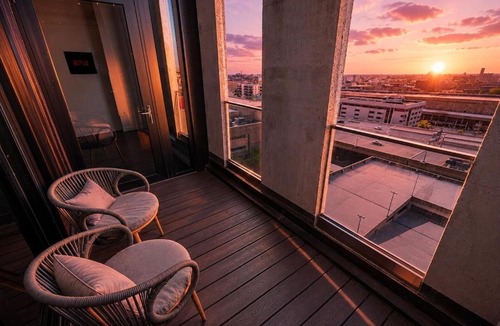 Westown Apartment | Chic Westown 3BR with Balcony - 5 min to Public Market