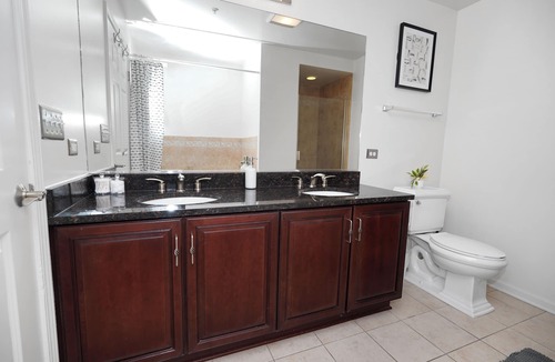 Printers Row Hotel | Chicago 2BR 27th Floor Skyline Views - 5 Min walk Grant Park