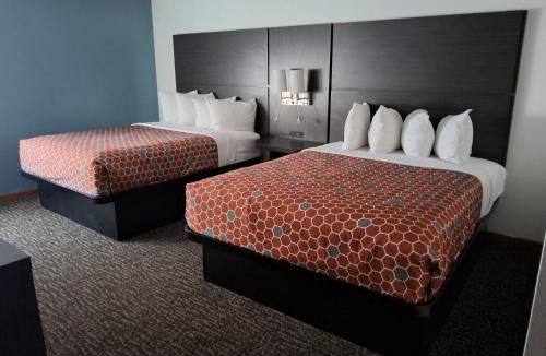 Westmont Hotel | Chicago Club Inn & Suite