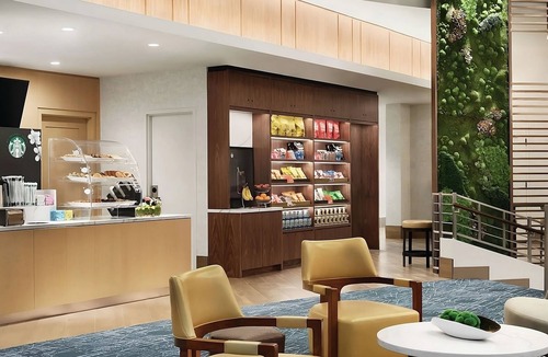 Streeterville Apartment | Chicago Gem! 4 Convenient Units, Onsite Pool, Close to Ohio Street Beach