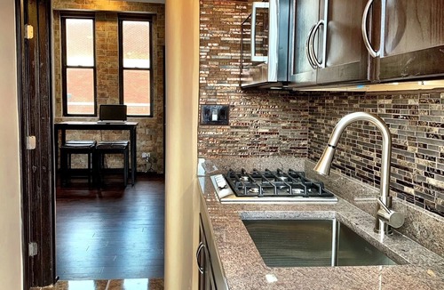 Lincoln Park Condo | Chicago’s BEST location… Lincoln Park, Lake Michigan, Wrigley Field, and more!