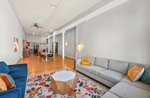 Westown Condo | City Retreat Bar Below Walk Everywhere Chef Experience