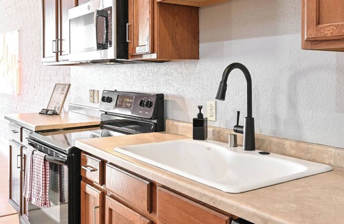 Westown Condo | City Retreat Bar Below Walk Everywhere Chef Experience