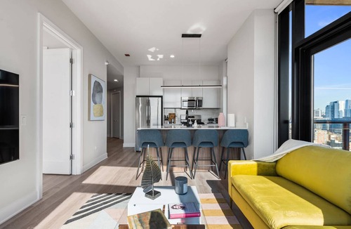 West Loop Apartment | City Views + Walk to Dining, Ideal for All