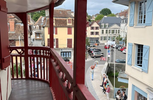 Salies-de-Bearn Apartment | Clara Panoramic Terrace T2 Apartment with Wi-Fi