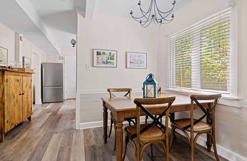Lakeside House | Classic Cottage w Hot Tub, Steps from the Beach