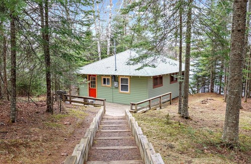 St Germain Cabin | Clean cabin on Little Saint Germain Lake