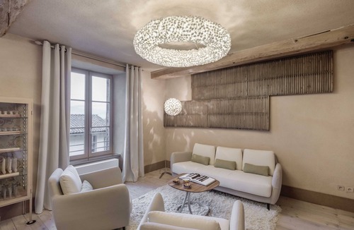Chatte House | Cocoon suite in a former silk factory A la Galicière