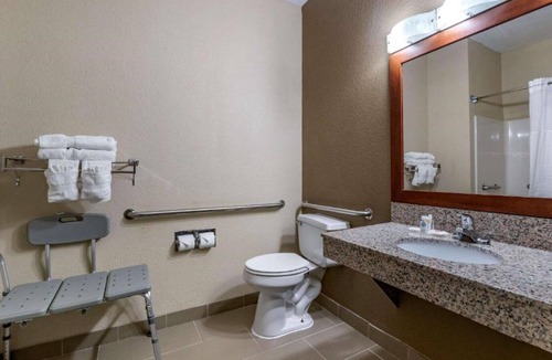 Moline House | Come stay with us in the Quad Cities