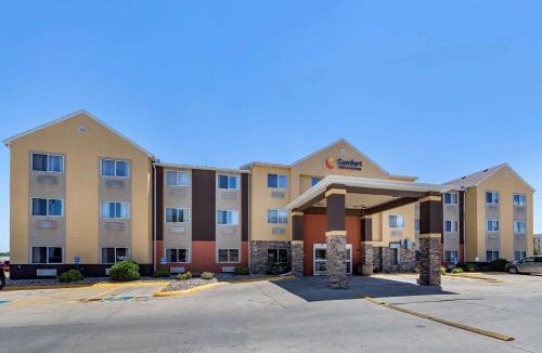 Waterloo Hotel | Comfort Inn & Suites Waterloo - Cedar Falls