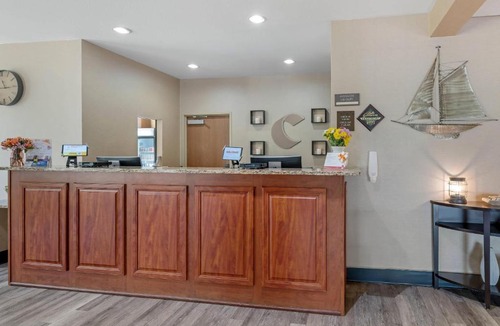 Lake Geneva Hotel | Comfort Suites Lake Geneva East