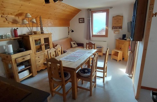 Saint-Jean-d'Arves Ski Chalet | Comfortable 6-person apartment Saint Jean d'Arves les Sybelles 3* rated