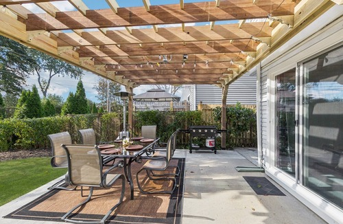 Forestview House | Comfortable Luxurious 4BR Home w/Game Room + Master Suite