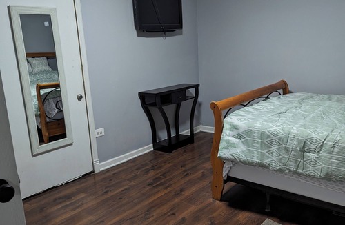 Oakland House | Comfy one bedroom in the Middle of Everything