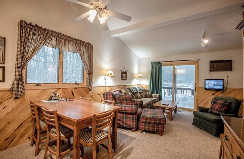 Bessemer Condo | Condo-Style Vacation Home Walking Distance To Ski Hill