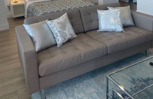 Downtown Omaha Apartment | Contemporary Downtown Apartment