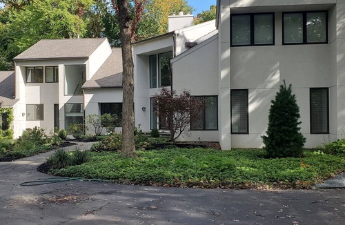 Lake Forest House | Contemporary house with partial lake views/quiet and private area/gut reno/2023