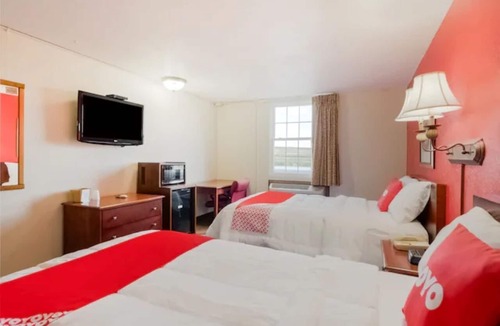 Morton Hotel | Convenient Stay Near I-74 and Downtown Morton - Complimentary Self Parking!