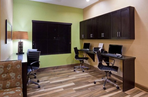 Davenport House | Corporate travelers will love staying at our room in Davenport !1