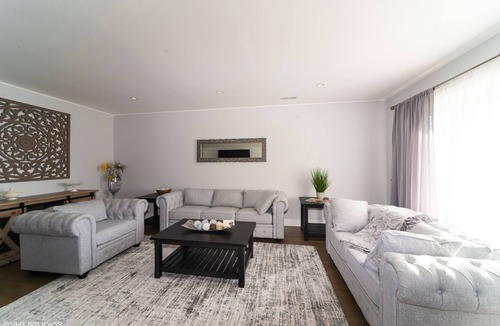 Schiller Park House | CORPORATE UNIT, FULLY FURNISHED. COMPLETELY RENOVATED
