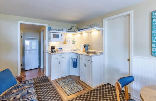 Whitehall Resort | Cottage F - Great for families, convenient kitchen, and two bedrooms