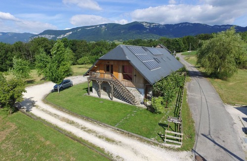 Montcel Cottage | Cottage 'Gite Le Solant - Lou Cabro' with Mountain View, Shared Garden and Wi-Fi