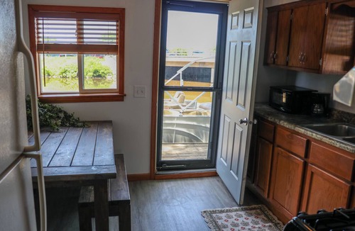 Fond du Lac Apartment | Cottage on Lake Winnebago with Boat & WaveRunner Rentals next door.