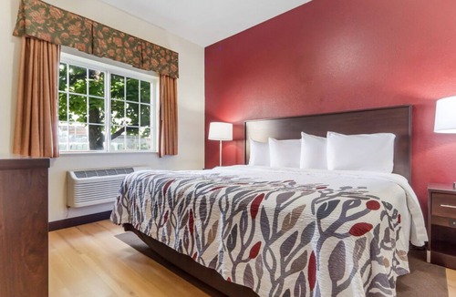 Council Bluffs House | Council Bluffs Experience Like No Other! 3 Homelike Units, FREE Parking!