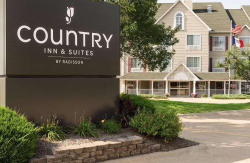 Davenport Hotel | Country Inn & Suites by Radisson, Davenport - Quad Cities