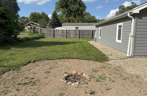 Yankton Cabin | Country-themed 3 bedroom cabin near Lewis & Clark Lake at DJ's Resort