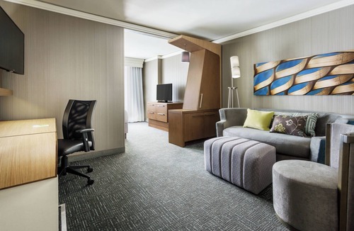 Streeterville Hotel | Courtyard by Marriott Chicago Magnificent Mile
