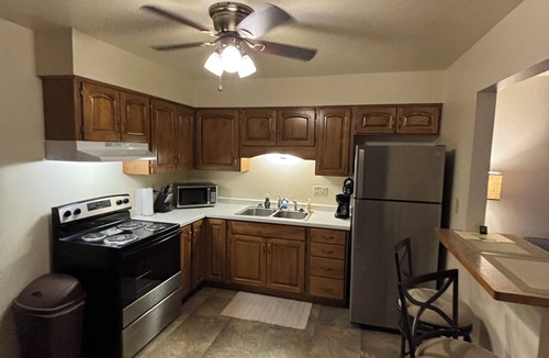 Neenah Apartment | Cozy 1-bedroom apartment in Downtown Neenah